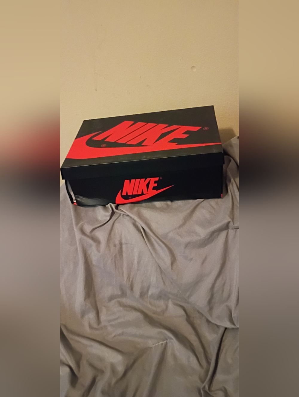 Nike Air Jordan 1 Retro High OG Red/White/Black Sneakers spider man origin story - Picture 6 of 15